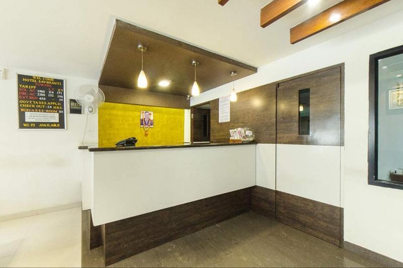 Hotel Savshanti Towers Vadodara Bagian luar foto